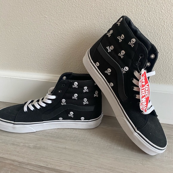 Halloween Skeleton Vans - Picture 4 of 4